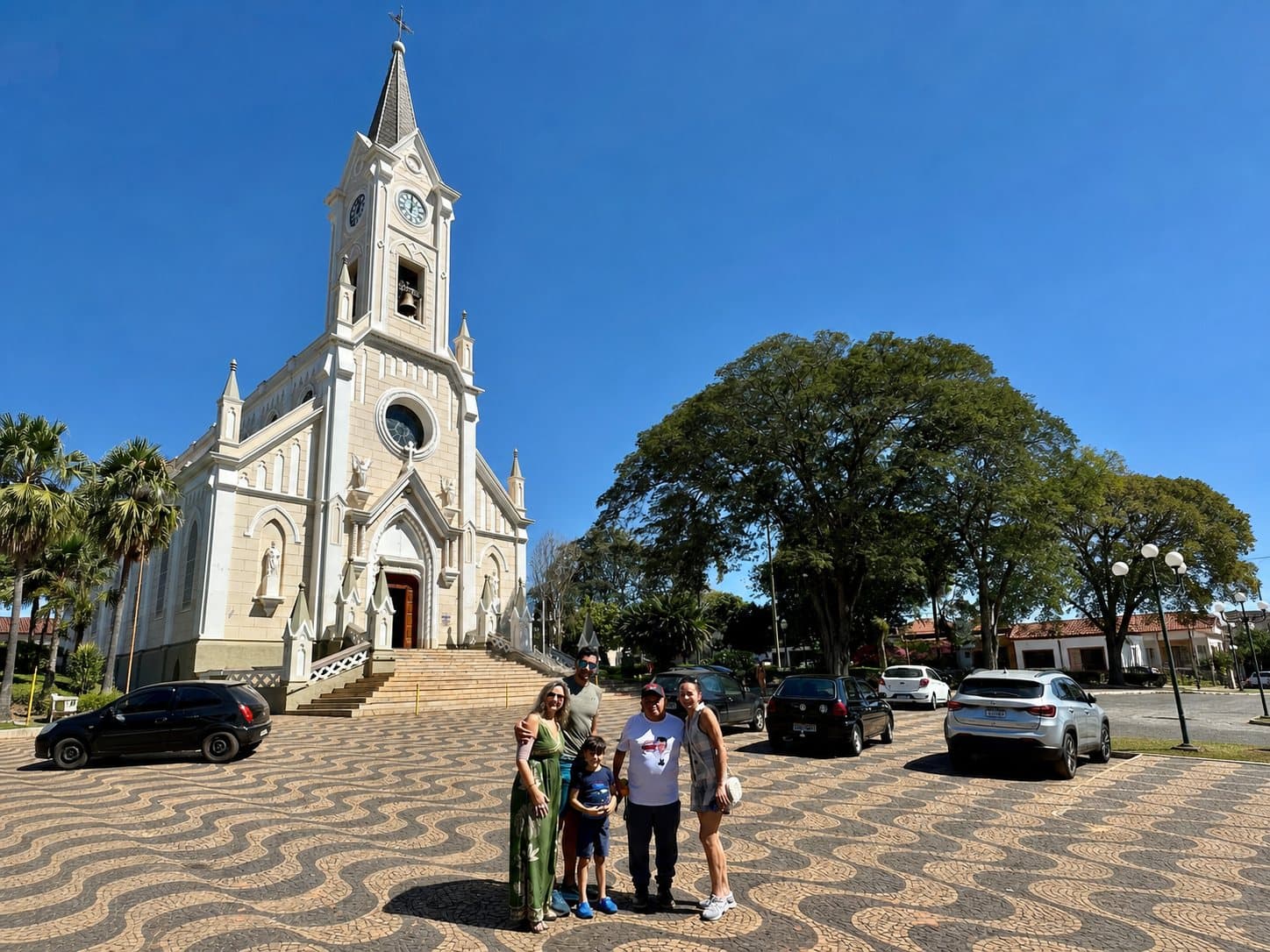 Deise, João e Oliver de Castro reencontram Avaré após 20 anos de vida nos Estados Unidos