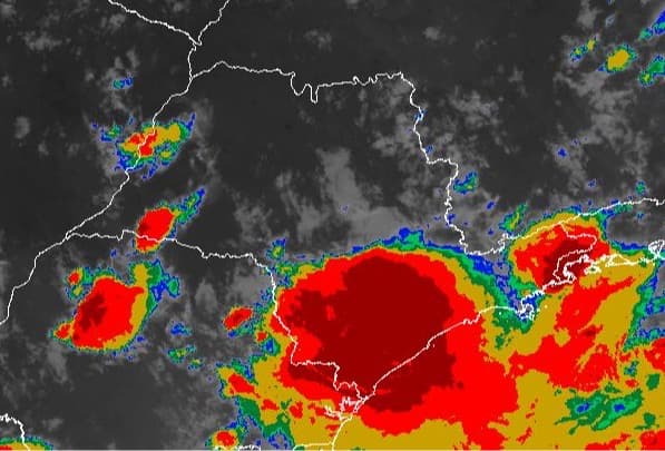 Instabilidade marca a noite e a madrugada em Avaré e região, com chance de chuva e rajadas de vento