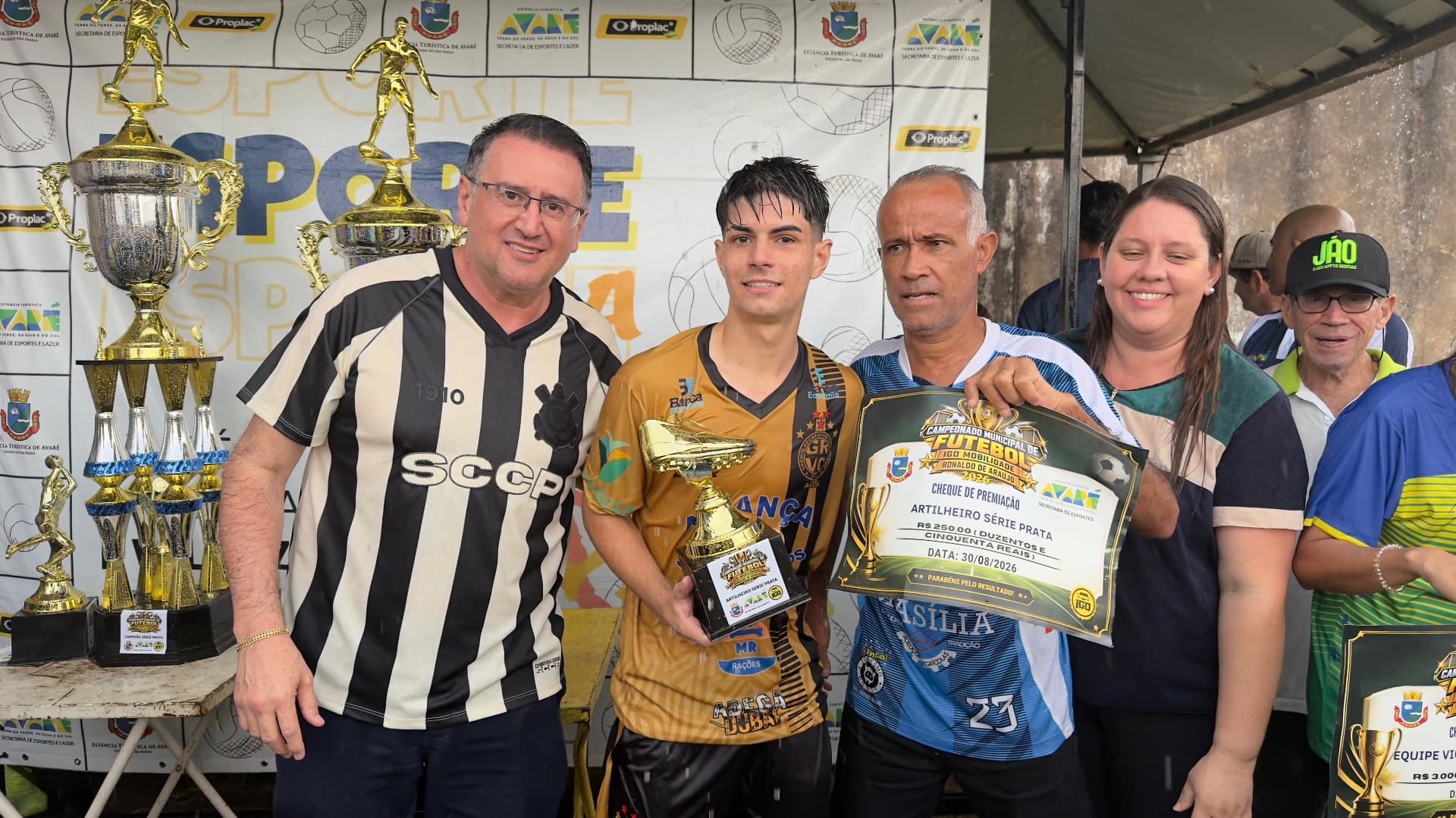 Imagem 1 da matéria V.P. Shock e Grêmio Vera Cruz são campeões do Municipal de Avaré, que distribuiu R$ 19 mil em premiações