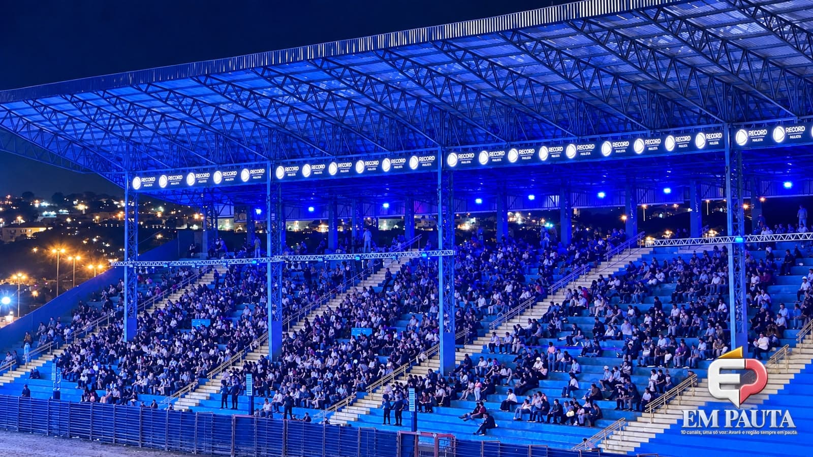 Imagem 2 da matéria Noite gospel reúne famílias e transforma público da 56ª EMAPA em grande coral
