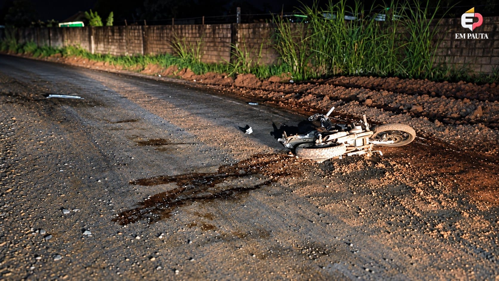 Família pede ajuda para identificar Amarok branca envolvida em acidente com moto em Avaré