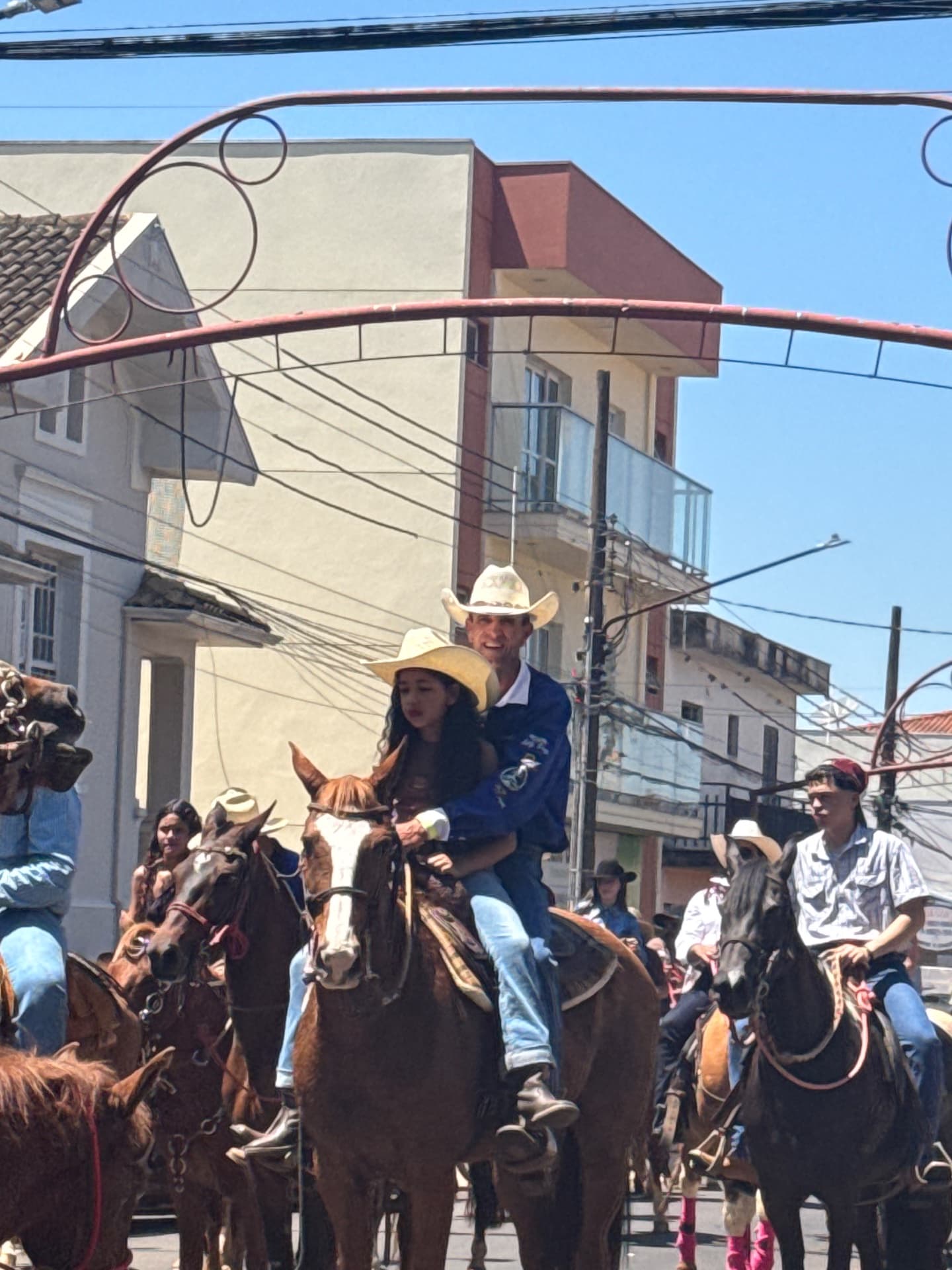 Imagem 3 da matéria Cavalgada da EMAPA reúne mais de 700 cavaleiros e amazonas em Avaré