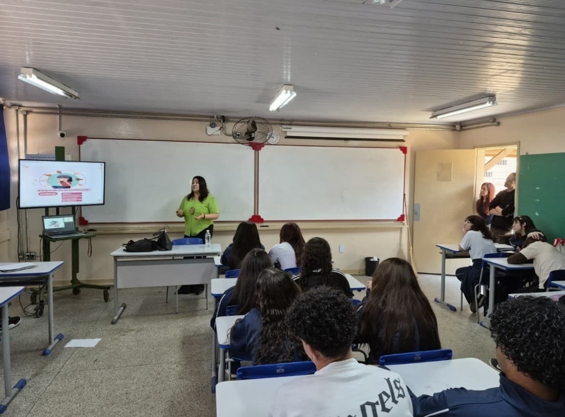 Imagem 2 da matéria Delegada leva prevenção à violência para estudantes de três escolas estaduais
