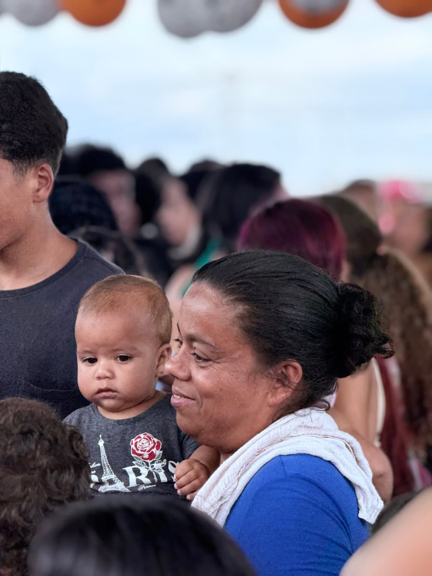 Imagem 7 da matéria Quando a dor vira amor: Fátima Gomes inicia mês de festas nas comunidades
