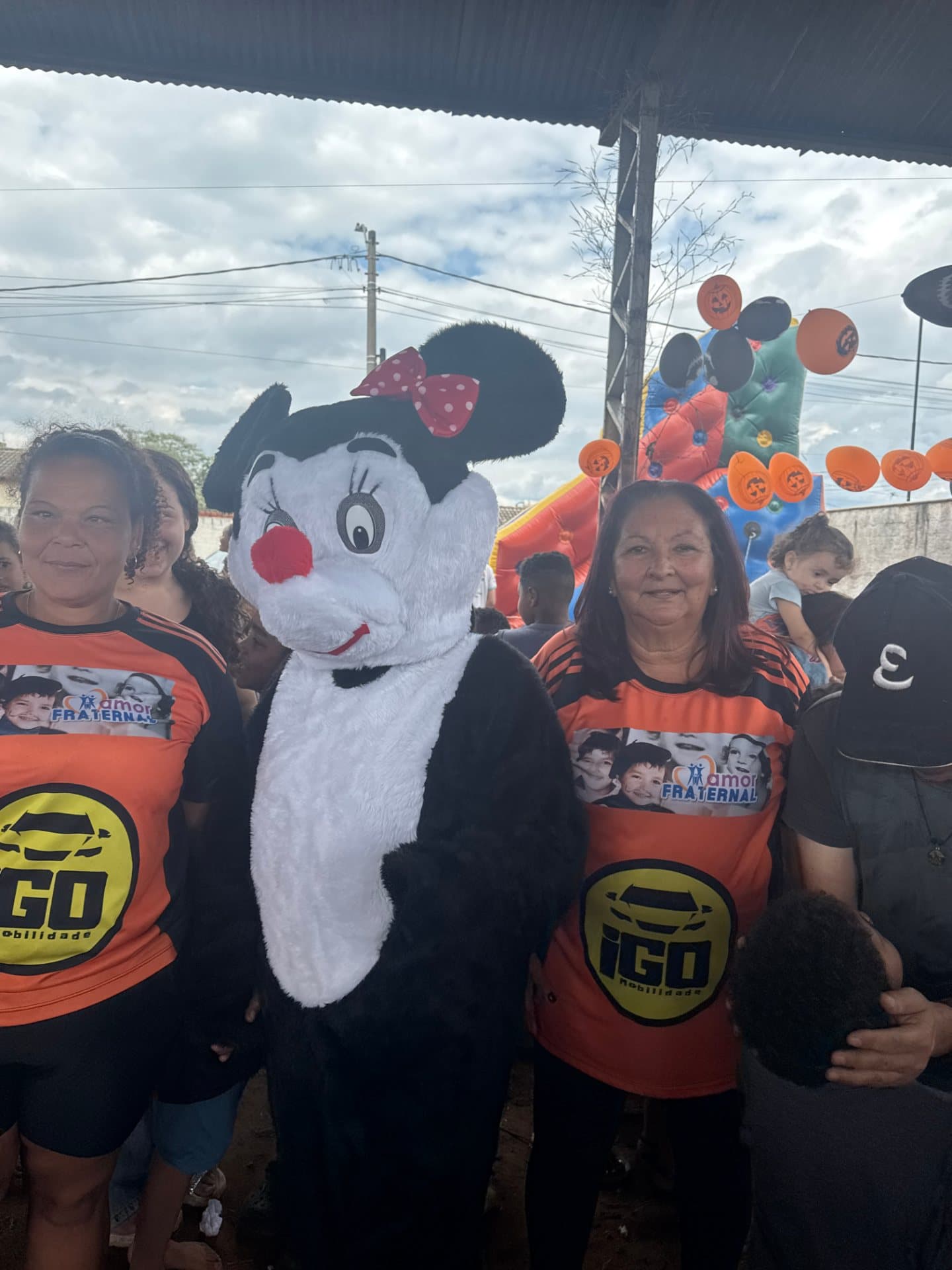 Imagem 10 da matéria Quando a dor vira amor: Fátima Gomes inicia mês de festas nas comunidades