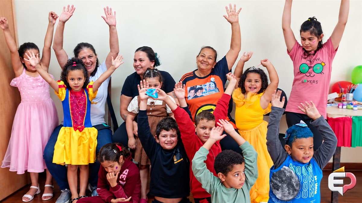 Fátima Gomes e equipe levam às crianças de Avaré uma história de dedicação e solidariedade
